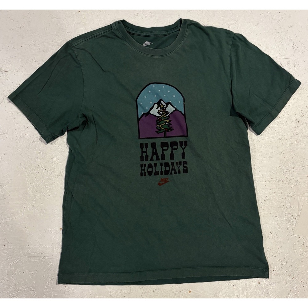 Nike Sportswear Happy Holidays Graphic Tee Mens MEDIUM‎ M Green Shirt Christmas